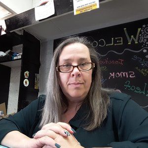 Meet your Posher, Eva